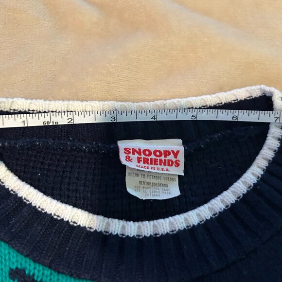 VINTAGE Snoopy & Friends Hawaiian Sweater - Picture 9 of 11